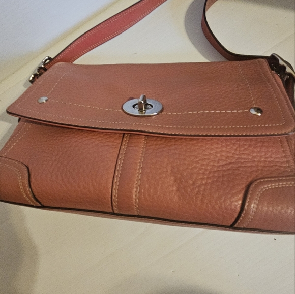 Coach Hamilton 13957 Vintage Leather Shoulder Bag-Salmon Pink-Turnlock C… - Picture 6 of 14